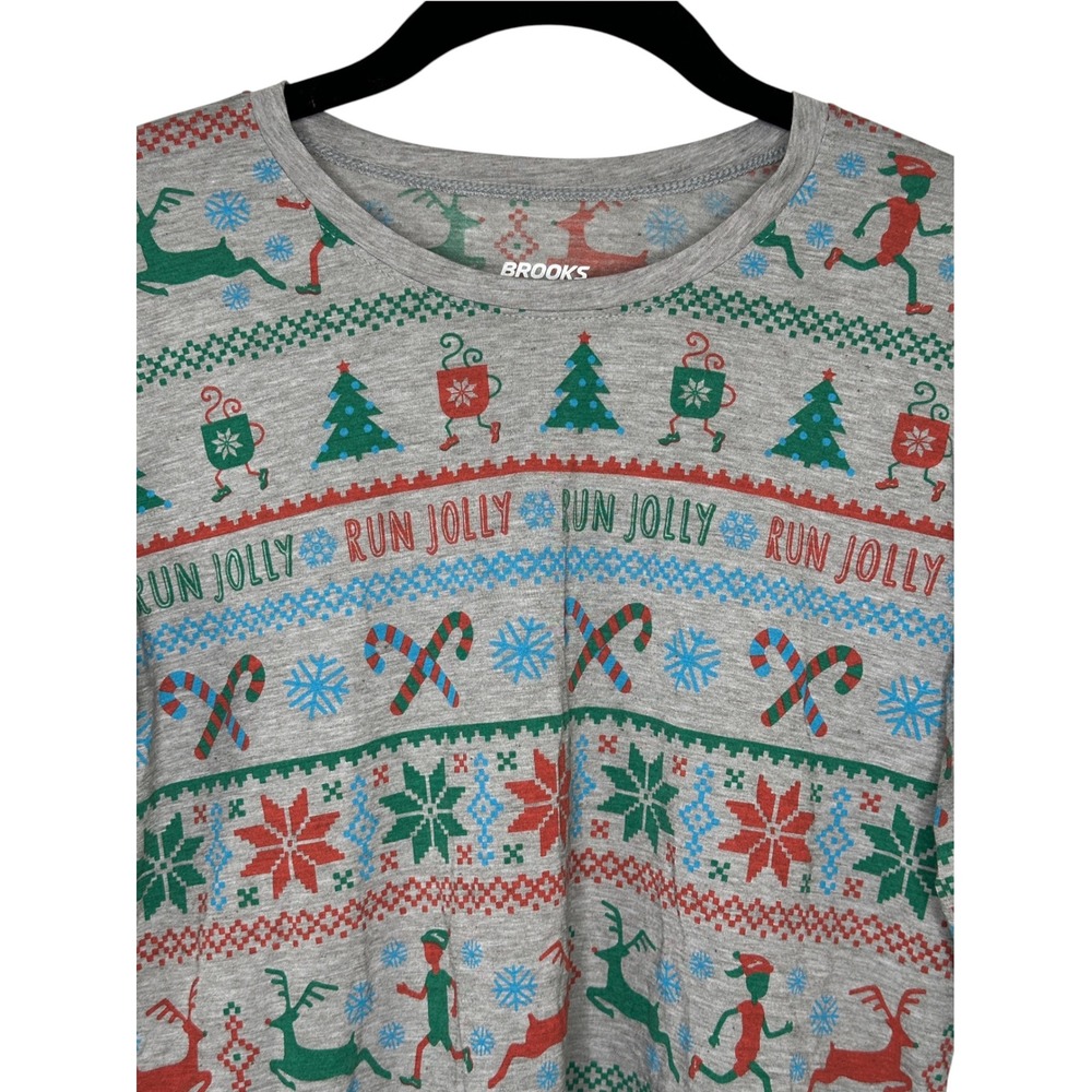 Brooks Long Sleeve Shirt Medium Grey Holiday Run Jolly Reindeer Elf 221365 - Picture 3 of 7